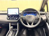 上質で落ち着いた印象のインパネ周りです。各操作スイッチ類も使いやすいよう配置されています。