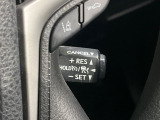 【クルーズコントロール】高速道路もラクラク走行。アクセルを離しても一定速度で走行ができ、長距離運転時の負担を軽減!加速・減速も簡単なスイッチ操作で調整できます。
