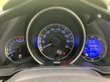 視認性の高いメーターで、運転に必要な情報を的確に把握できます。走行距離もご確認ください。