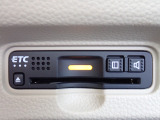 ■【ETC車載器】が装備されています。セットアップをしてお渡しとなり、ETCカードを差し込むだけで高速道路の利用が可能です。