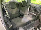 後部座席もゆったりと座れるスペースを確保。長距離ドライブでも快適に過ごせるでしょう。