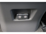 後部席へ乗車して携帯電話などを充電する時に前から配線を伸ばすとごちゃごちゃして邪魔になりがちですよね。そんな煩わしさを解消する後席側USBポート☆