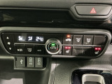 フロント両席にはシートヒーターが付いています!寒い日に便利な装備ですね。