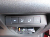 運転席シートはメモリー機能付きの電動シートです★