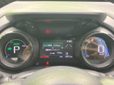 視認性の高いメーターで、運転に必要な情報を的確に把握できます。運転状況に合わせて表示が変化し、より安全な運転をサポートします。
