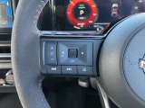 オーデイオやナビのコントロールができるスイッチ、運転中は手を放さず手元で操作可能なんです!
