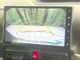 【バックカメラ】駐車時に後方がリアルタイム映像で確認できます。大型商業施設や立体駐車場での駐車時や、夜間のバック時に大活躍!運転スキルに関わらず、今や必須となった装備のひとつです!