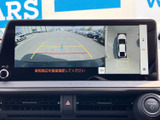 後続車の状況を確認し、安全運転をサポートします。狭い道や駐車場でも、スムーズな運転操作を支援します。