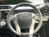 インテリアに合わせたデザインのステアリングは、運転される方のことも考え、運転しやすい形状、大きさです。是非一度、実際に触ってお確かめください。