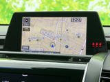 目的地へのナビゲーションをサポート。運転に集中できる使いやすさが魅力です。スムーズな移動を後押しする頼もしい相棒です。
