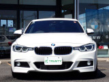 BMW在庫保有台数常時100台以上!ご来店の際はBMW本店(厚木市下荻野140-1)にご来店ください!弊社自慢の全天候型ショールーム!BMW在庫保有台数常時100台以上ございます!
