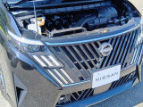 納車以降、お車のメンテナンスは自宅近所の日産サービス拠点にて承ります。専門の教育を受けたサービスフロント&メカニックが無料1ヶ月点検から法定/車検整備、万一の故障・不具合の修理まで全て担当いたします。
