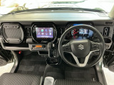 【前方視界】開放的な前方視界!運転がしやすく疲れにくいです♪窓が大きく、見通しがとっても良いおクルマですよ♪