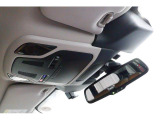 アイサイトX(EyeSight X)は、スバルの高度運転支援システムであり、GPSや3D高精度地図データを利用して高速道路での運転負荷を大幅に軽減する先進技術です。