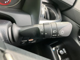 操作しやすいウインカーレバーで、安全な車線変更をサポート。スムーズな操作で、周囲に意思表示をしっかり行えます。