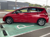 納車前には当社整備工場にて、日産整備士が、整備を実施。安心してお乗り頂けますようお渡しさせていただきます。