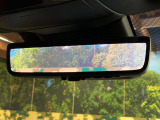 【デジタルインナーミラー】後席の大きな荷物や同乗者で後方が確認しづらい時でも安心!カメラが撮影した車両後方の映像をルームミラー内に表示。クリアな視界で状況の確認が可能です!