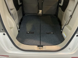 軽い力でサッと倒せるシートアレンジ。急に荷物が増えても、その場でサクッとスペースを広げられます。毎日の『困った』を『助かった』に変える工夫が満載です。