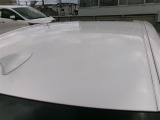ルーフは目立つキズやへこみなどはない状態です。