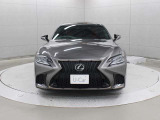 LCに続き、GA-L(Global Architecture-Luxury)プラットフォームが採用され、低く構えたスタイリングを実現し、大径タイヤの採用により力強い存在感を創出しています。