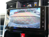 お車選びをお楽しみ頂けるよう、在庫車の展示スペースを十分に確保しております。