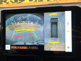 【パノラミックビューモニター】専用のカメラにより、上から見下ろしたような視点で360度クルマの周囲を確認することができます☆死角部分も確認しやすく、狭い場所での切り返しや駐車もスムーズに行えます。