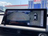 後方確認が格段に楽になる、バックモニターを搭載。狭い道や駐車時も、安全かつスムーズに操作をサポートします。運転に自信がない方にもおすすめです。
