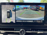 上空から見下ろしているかのように駐車できるアラウンドビューモニター