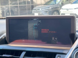 【サイド&バックカメラ】停車・駐車時に死角になりがちな運転席から見えづらいサイドとリアの障害物を確認できます!雨天時や夜間などは特に活躍してくれるアイテムです。