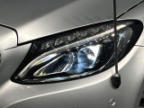 ●LEDヘッドライト:夜間走行時も良好な視界を確保し安心して運転できる高輝度LEDヘッドライトを装備!点灯速度が早く、消費電力も抑えられています。