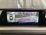 狭い場所での駐車やすれ違いなどでより的確な運転操作に役立つ360&deg;ビューモニターが装備されています。