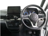 見通しのよいすっきりとした視界で、誰でも運転しやすいです。運転のしやすさは疲れにくさにも繋がりますよ♪