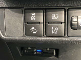 【TOYOTA SAFETY SENSE】走行中に前方の車両等を認識し、衝突の可能性がある時は警報音とブレーキで衝突回避と被害軽減をアシストしてくれます。