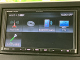 ラジオやCD、Bluetooth接続など、多彩な音源を楽しめます。お好みの音楽で、快適なドライブをお楽しみください。
