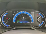 見やすいデザインのメーターは、運転に必要な情報を的確に表示し、直感的な操作で運転に集中できます。洗練された空間が、快適なドライブを演出します。