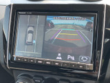 狭い場所での駐車も安心。後方の状況を画面で確認できるので、安全にスムーズな駐車操作をサポートします。運転に自信がない方にもおすすめです。
