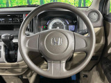 インテリアに合わせたデザインのステアリングは、運転される方のことも考え、運転しやすい形状、大きさです。是非一度、実際に触ってお確かめください。