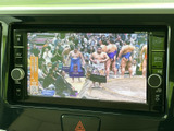 停車中に、地上デジタル放送を楽しめるTVチューナー搭載。ニュースや番組をチェックして、時間を有効活用できます。待ち時間も快適に。