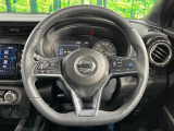【純正革巻きステアリング】上質な革を使用することで、手にしっかり馴染みとても運転しやすいハンドルです♪