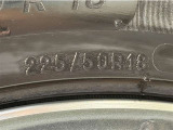 タイヤサイズは【225/50R18】
