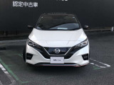 メッキモールで表現するVモーショングリルが日産のEV先進性を表現します