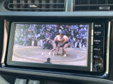 停車中なら、地デジTVをお楽しみいただけます。ニュースや番組をチェックしながら、休憩時間を快適に過ごせます。エンターテイメント性も充実です。