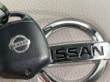 【キーレス】少し離れた場所からでもボタン一つでドアの開錠・施錠ができるのでとっても便利!ドアの鍵穴周りに傷をつけることもありません♪