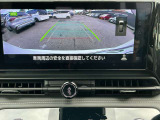 バックビューモニターです。後方画像も大きく表示されますので、車庫入れも安心です。