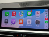 【アップルカープレイ】iPhoneがBMW車両とワイヤレスで接続されます。Apple CarPlayでは、オーディオストリーミングやメッセージングアプリがディスプレイに表示されます。