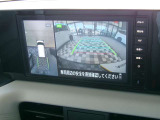 アラウンドビューモニター付きです 上から見たイメージで駐車出来ますので車庫入れの苦手な方も楽に駐車出来ます♪