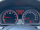 視認性の高いメーターパネルは、運転に必要な情報を的確にドライバーへ伝えます。タコメーターも装備し、スポーティな走行もサポートします。