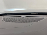 【harman kardon】ハーマンカードンのHi-Fiスペシャリストと共に、モデル別に開発・設計された専用チューニングが臨場感溢れる音響空間を実現しています。