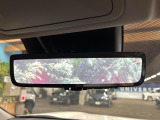 【デジタルインナーミラー】後席の大きな荷物や同乗者で後方が確認しづらい時でも安心!カメラが撮影した車両後方の映像をルームミラー内に表示。クリアな視界で状況の確認が可能です!