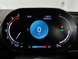 デジタルメーターは視認性が非常に良く、運転時の視線を逸らさず様々な情報の確認が行えます。